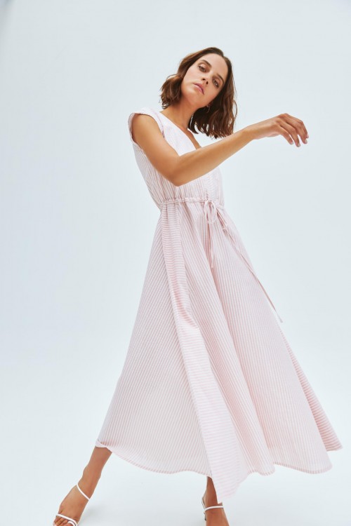 Robe longue à rayures roses et blanches 2