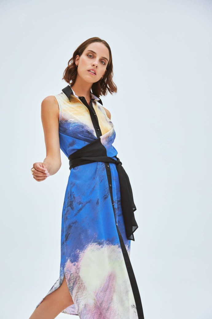 Robe chemise sans manches aux imprimés abstraits 1 Robe chemise sans manches aux imprimés abstraits 1