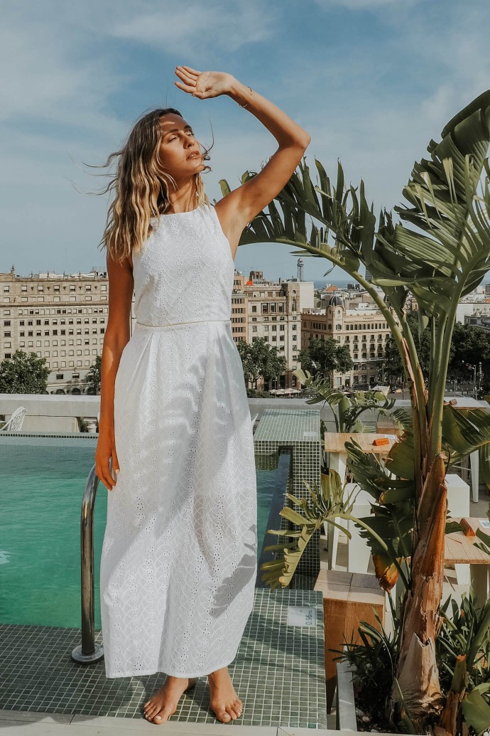 sleeveless dress with English embroideries 1 sleeveless dress with English embroideries 1