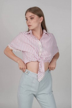 Short sleeves shirt with stripes and lace