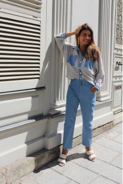 pantalon taille haute à la coupe droite 1