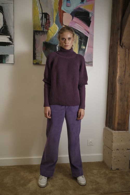 large and high waist pants produced in purple corduroy 2