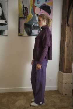 pantalon large produit en velours violet 4