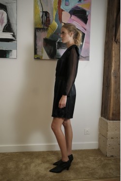 dress produced in black silk 3