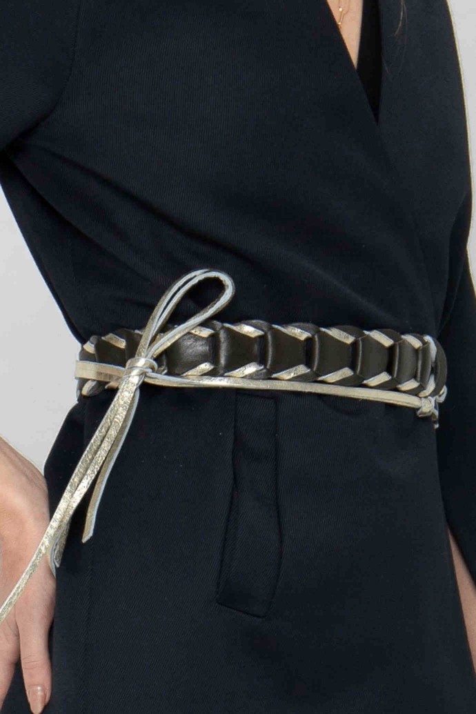 Ceinture tressée en cuir avec un fil doré par la marque de mode parisienne Koshka Paris 1 Ceinture tressée en cuir avec un fil doré par la marque de mode parisienne Koshka Paris 1