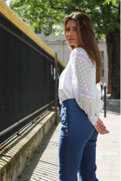 pantalon taille haute avec boutons dorés sur les côtés 3