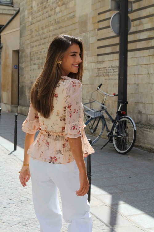 Blouse manches 3/4 produite en soie rose à fleurs 3