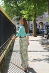 pantalon large taille haute produit dans un tissu fleuri 3