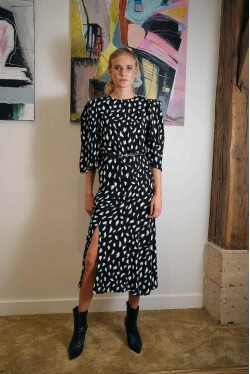 Black and white skirt produced in Paris 3