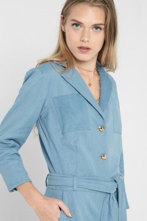 Combi-pantalon en jean à ceinture créé par la marque de mode parisienne Koshka Paris