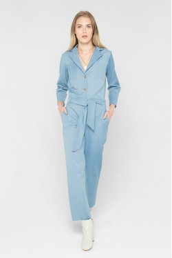 Combi-pantalon en jean à ceinture créé par la marque de mode parisienne Koshka Paris