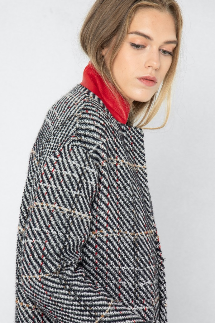 Manteau tendance hiver 2021 à carreaux en laine créé par Koshka Paris 1 Manteau tendance hiver 2021 à carreaux en laine créé par Koshka Paris 1