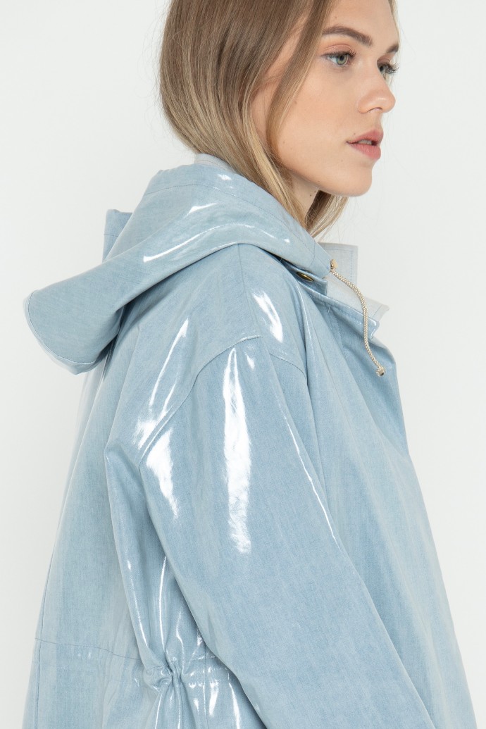 Parka en jean plastifié imperméable à capuche créée par Koshka Paris 1 Parka en jean plastifié imperméable à capuche créée par Koshka Paris 1