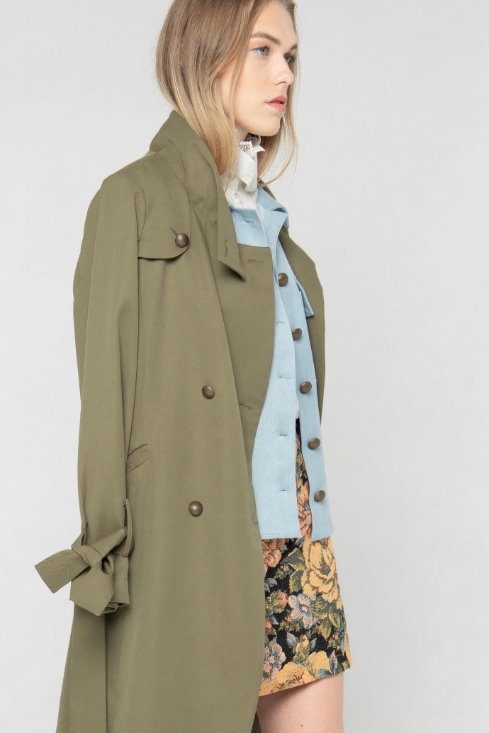 Trench-coat kaki croisé en laine à ceinture créé par Koshka Paris 1 Trench-coat kaki croisé en laine à ceinture créé par Koshka Paris 1
