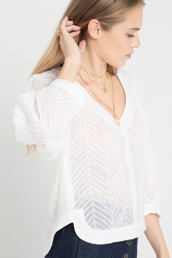 Blouse col V en tissu ajouré et manches kimono créée par Koshka Paris 1 Blouse col V en tissu ajouré et manches kimono créée par Koshka Paris 1
